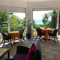 Argonauta Boracay Boutique Hotel with Apartments and Villas