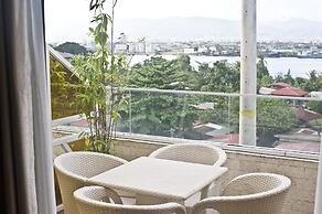 Goldberry Suites & Hotel Mactan