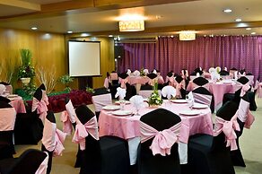 Goldberry Suites & Hotel Mactan