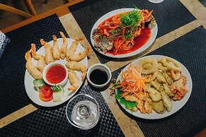 Goldberry Suites & Hotel Mactan