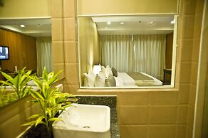 Goldberry Suites & Hotel Mactan