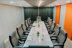 Goldberry Suites & Hotel Mactan