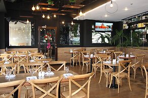 Goldberry Suites & Hotel Mactan