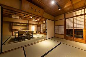 Traditional Kyoto Inn serving Kyoto cuisine IZUYASU