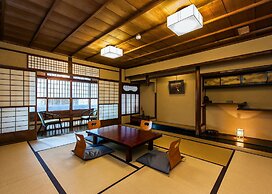 Traditional Kyoto Inn serving Kyoto cuisine IZUYASU