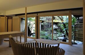 Traditional Kyoto Inn serving Kyoto cuisine IZUYASU