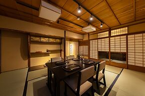 Traditional Kyoto Inn serving Kyoto cuisine IZUYASU