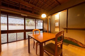 Traditional Kyoto Inn serving Kyoto cuisine IZUYASU