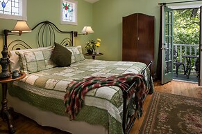 White Oak Manor Bed & Breakfast