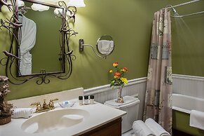 White Oak Manor Bed & Breakfast