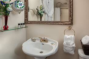 White Oak Manor Bed & Breakfast