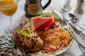 White Oak Manor Bed & Breakfast