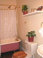 White Oak Manor Bed & Breakfast