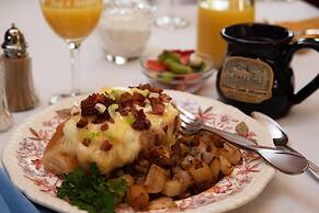 White Oak Manor Bed & Breakfast