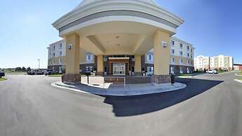 Holiday Inn Express and Suites Williston by IHG