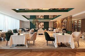 Rixos The Palm Hotel & Suites