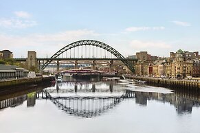 Ramada Encore by Wyndham Newcastle-Gateshead