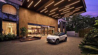 Vivanta Thane LBS Road