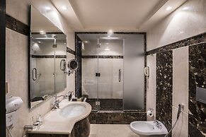 Awaliv Hotel