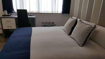 Pebbles Boutique Aparthotel