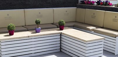 Pebbles Boutique Aparthotel