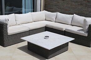 Pebbles Boutique Aparthotel