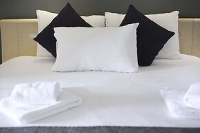 Pebbles Boutique Aparthotel