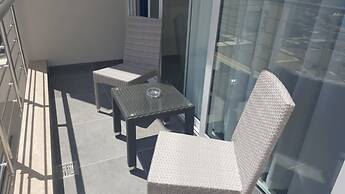 Pebbles Boutique Aparthotel