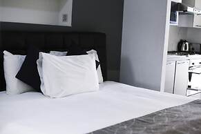 Pebbles Boutique Aparthotel