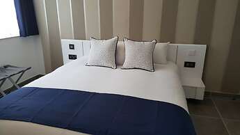 Pebbles Boutique Aparthotel