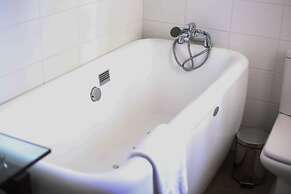 Pebbles Boutique Aparthotel