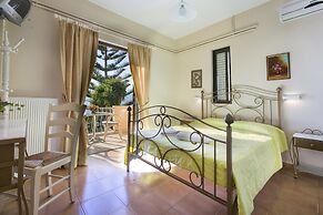 Panorama Fanari Studios & Apartments