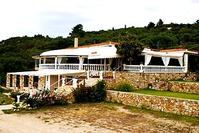 Oskars Studios & Apartments