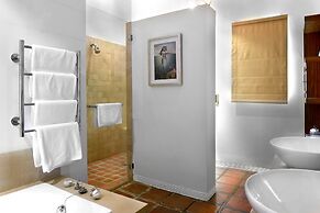 Holden Manz Country House