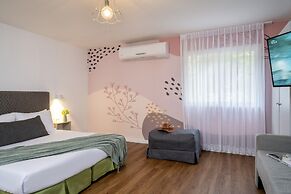 Eilon TravelHotel