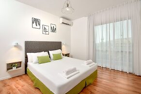 Eilon TravelHotel