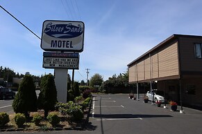 Silver Sands Motel