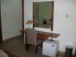 Rayporsh Hotel
