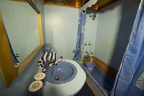 Swan Group Of Houseboats