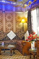 Swan Group Of Houseboats