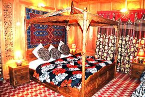 Swan Group Of Houseboats