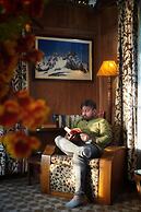 Swan Group Of Houseboats