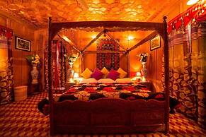 Swan Group Of Houseboats