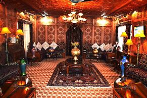 Swan Group Of Houseboats