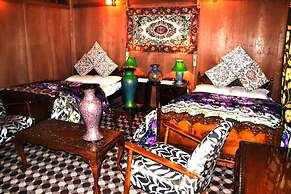 Swan Group Of Houseboats