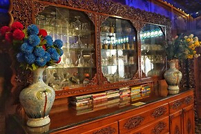 Swan Group Of Houseboats