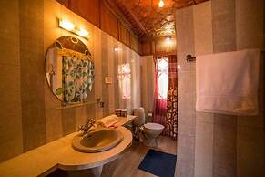 Swan Group Of Houseboats