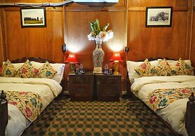 Swan Group Of Houseboats