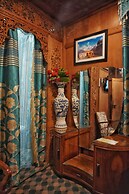 Swan Group Of Houseboats