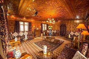 Swan Group Of Houseboats